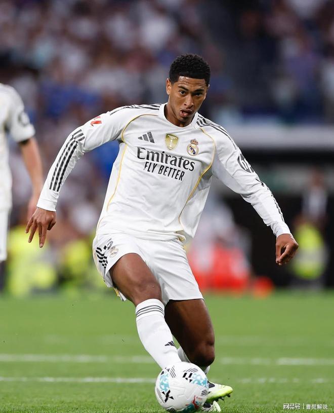 三分11中10生涯新高！穆雷25中19得到52分6板4助（穆雷25投19中砍下52分6篮板4助攻，三分11投10中创生涯新高）