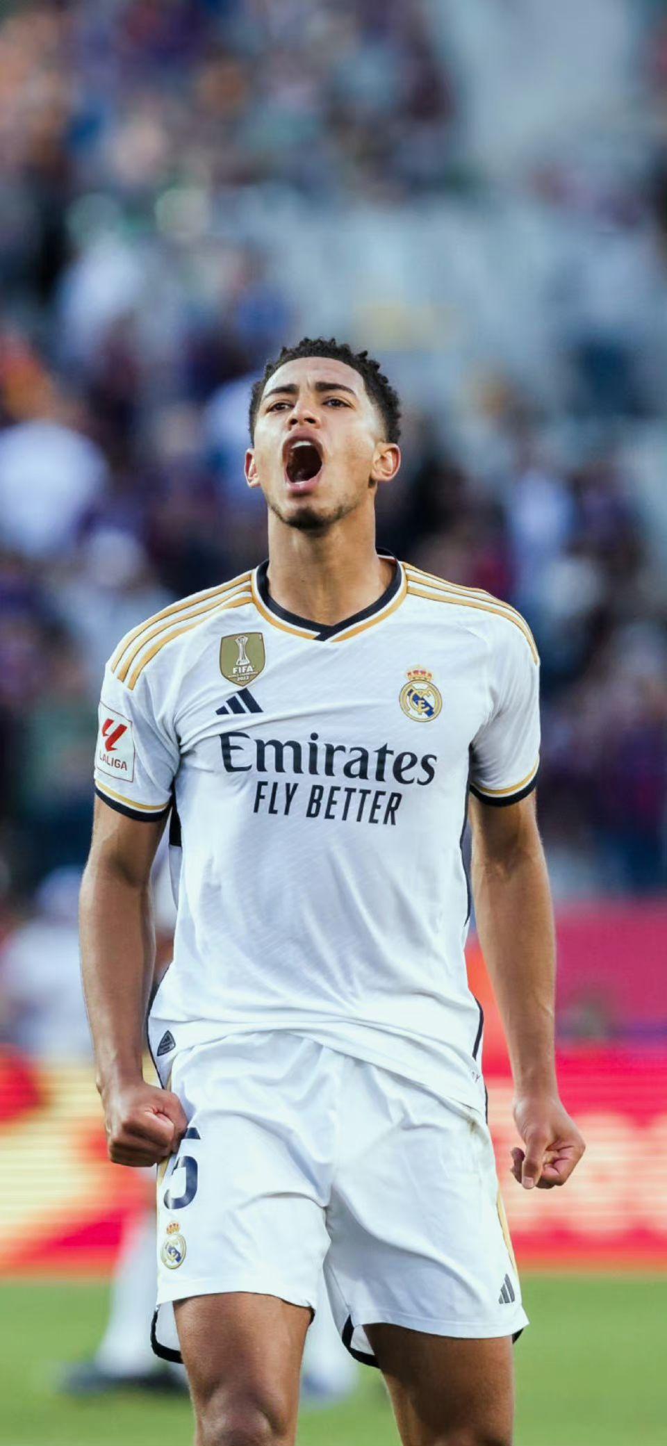 迪乌夫：过去我从没踢过右路，但只要能帮助球队我都愿意去做（迪乌夫称此前未踢右路，愿为球队尝试新位置）