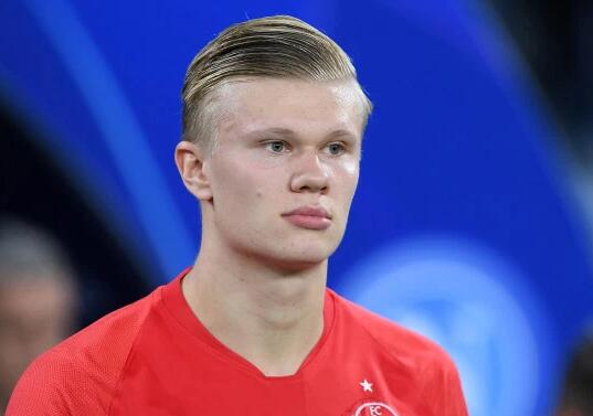 一日意甲最新动态：米兰双雄力挺新人，迈尼昂拒绝加盟蓝黑军团（意甲今日速递：米兰双雄扶持新人，迈尼昂拒投蓝黑军团）