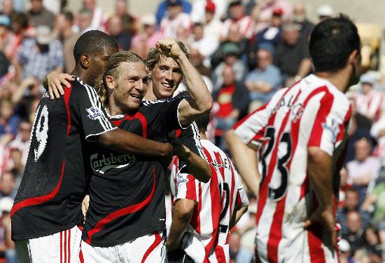 贝林厄姆：球员们100%支持阿隆索；没人放弃、抱怨或发牢骚（贝林厄姆：全队100%力挺阿隆索，无人放弃也无人抱怨）