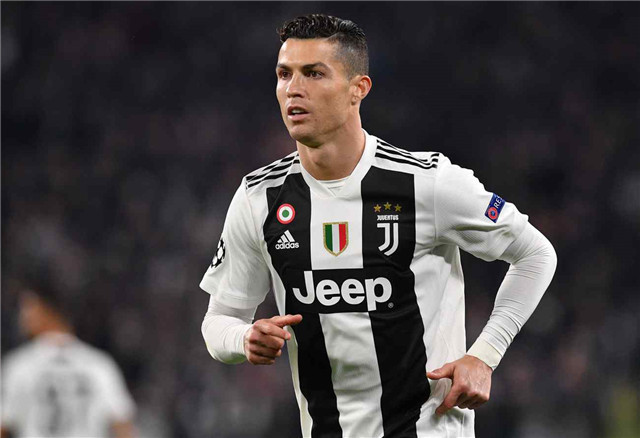 德甲半场：特雷破门，佩奇诺维奇扳平，沃尔夫斯堡1-1弗赖堡（德甲半场战报：特雷先拔头筹，佩奇诺维奇扳平，沃尔夫斯堡1-1弗赖堡）