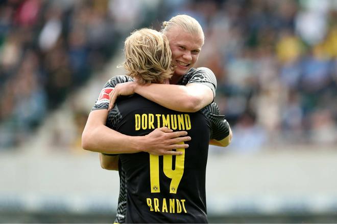 随着保罗在本赛季结束后退役，梦八仅剩下詹姆斯一人还未退役（保罗赛季后退役，梦八仅詹姆斯仍在征战）