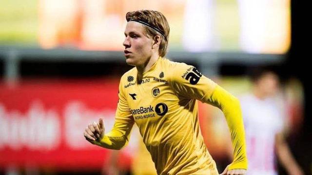 为何亲斯内德？穆帅：斯内德给了我三冠王，那是最棒的一年（穆帅谈为何偏爱斯内德：他助我成就三冠 那是我最辉煌的一年）