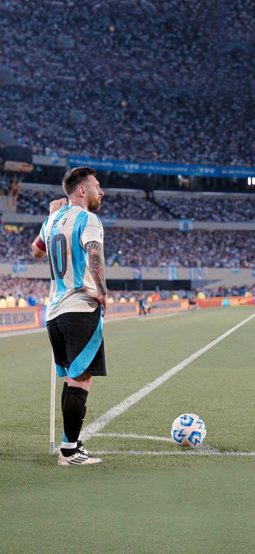 加图索：哈兰德在上半场几乎碰不到球；我们会承担责任（加图索：哈兰德上半场几乎未触球；责任由我们承担）