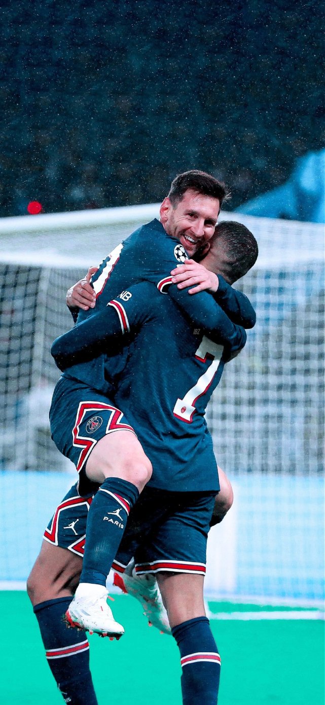 RAC1：亚马尔预计首发出战毕巴，拉菲尼亚替补（RAC1：亚马尔有望首发战毕尔巴鄂，拉菲尼亚将替补待命）