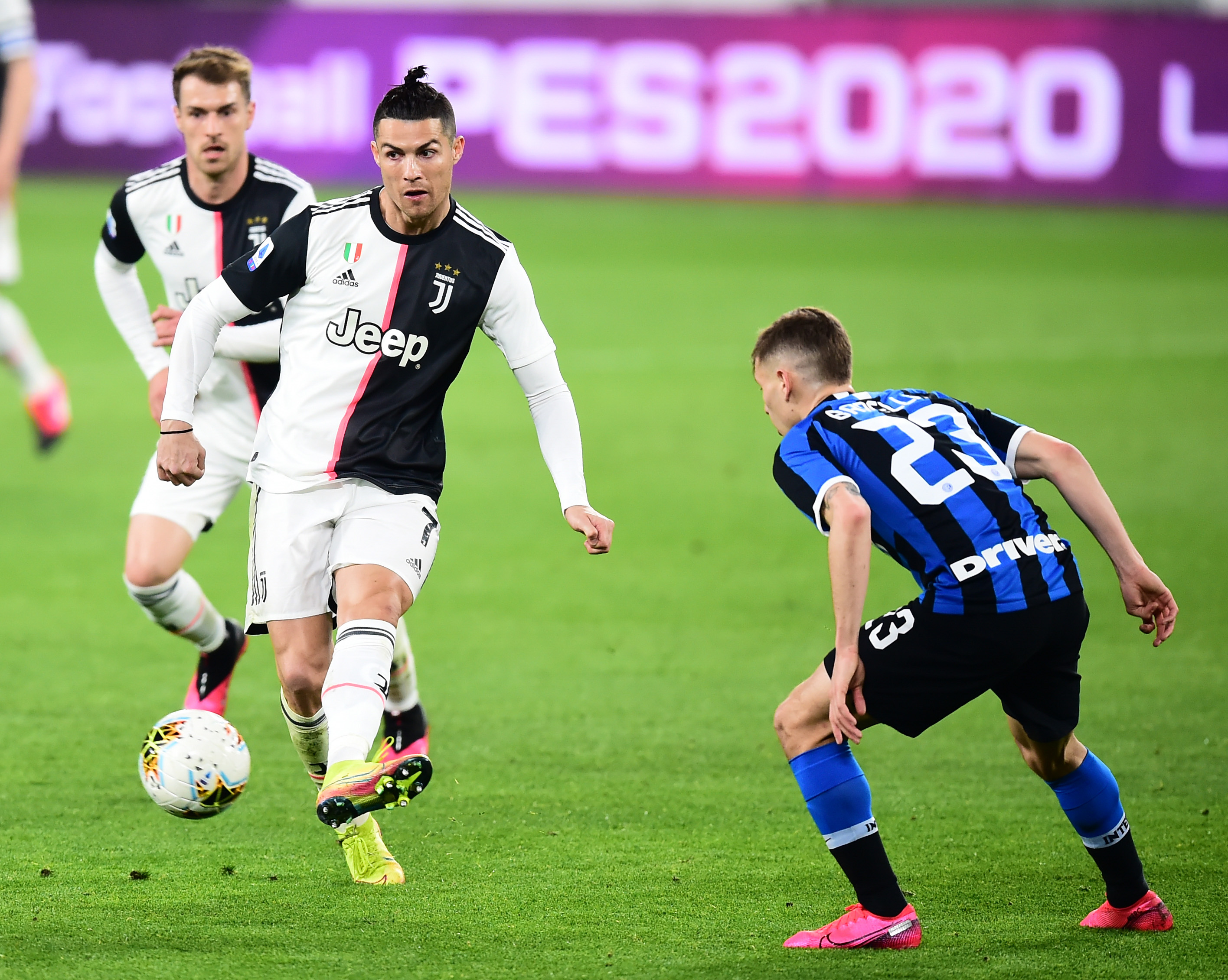 前球员点评尤里奇与卢克曼冲突：教练不该上手，错在尤里奇（前球员谈尤里奇与卢克曼冲突：教练不应动手，责任在尤里奇）