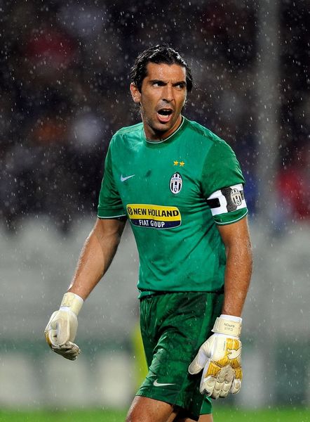 尤尔曼德：药厂的表现太差了；格里马尔多带着伤从国家队回来