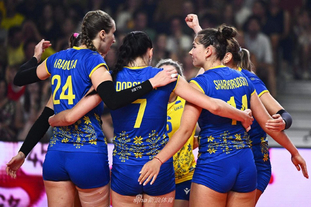 汉密尔顿：最喜欢内马尔和维尼修斯；欣赏梅西的技术（汉密尔顿自曝最喜欢内马尔和维尼修斯，称赞梅西技术精湛）