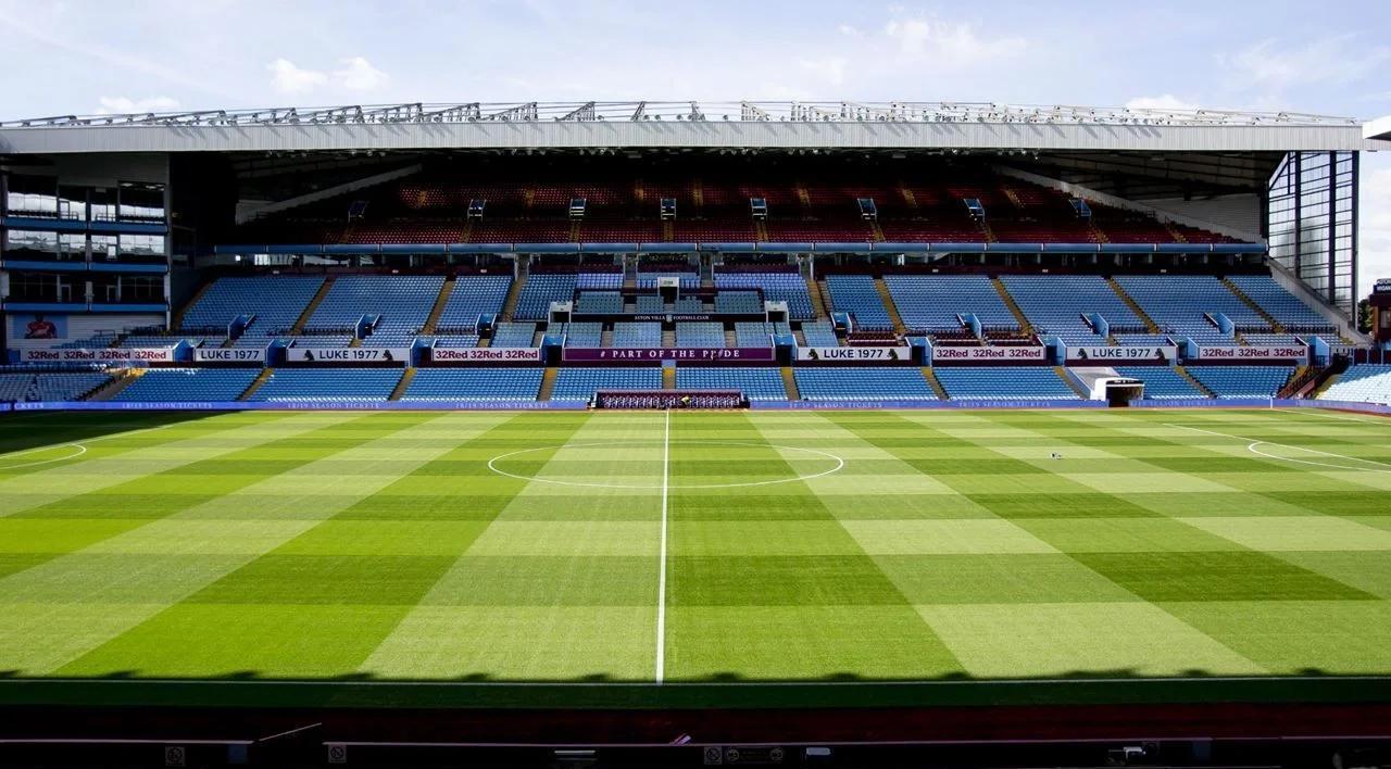 欧冠战报：格鲁克双响，阿贾克斯4-2逆转卡拉巴克收获首胜（欧冠快讯：格鲁克梅开二度 阿贾克斯4-2逆转卡拉巴克迎来首胜）