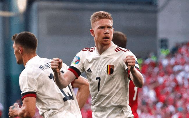 王钰栋首个主力赛季表现：共12球5助攻，荣膺中超本土金靴（12球5助攻！王钰栋主力首季加冕中超本土金靴）