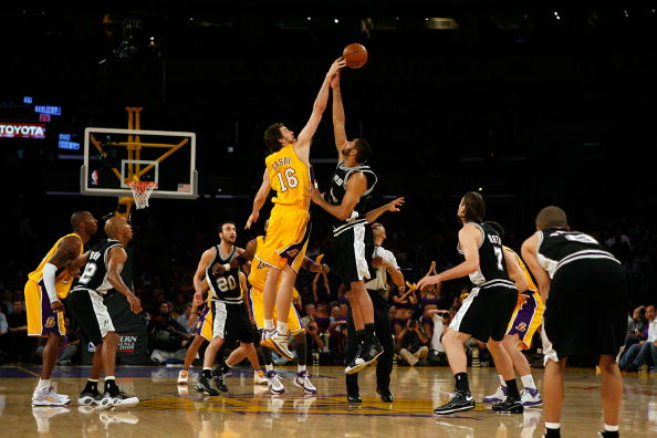 记者：赫伊森左大腿超负荷，周末出战赫罗纳同样存疑（记者称赫伊森左大腿负荷过大，周末对阵赫罗纳出场成疑）