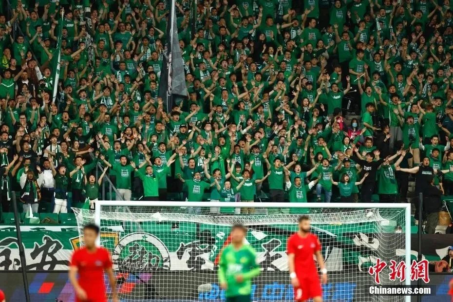 梅西：我被瓜迪奥拉安排过踢陌生位置！但我不断学习、变得更强！（梅西坦言：曾被瓜迪奥拉安排踢陌生位置，持续学习令我更强大）